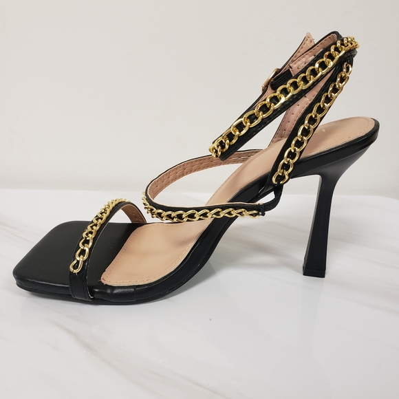 Elegant Black Heel With Gold Chain Accent Women's Size 7 - Picture 4 of 5